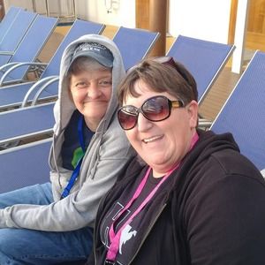 Meet your Posher, Deedee